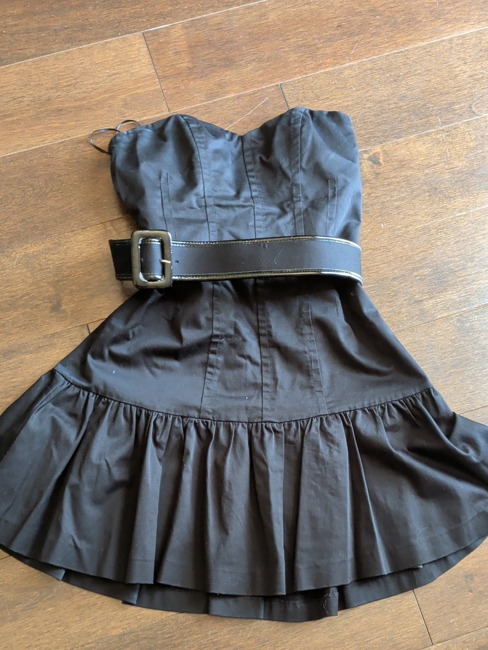 Strapless Black Ruffle-Hem Dress with‎ Belt
